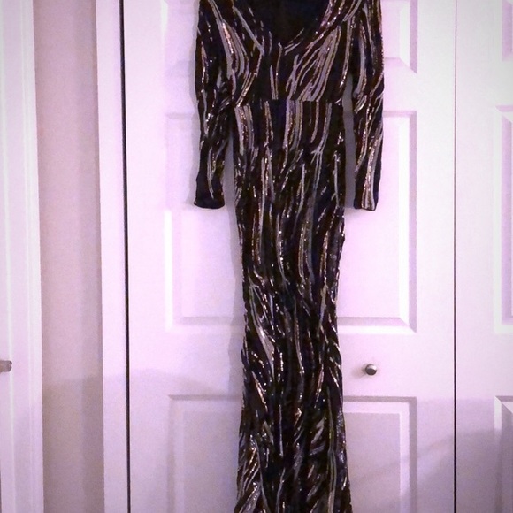 Dress the Population Alessandra Gown - Picture 2 of 9